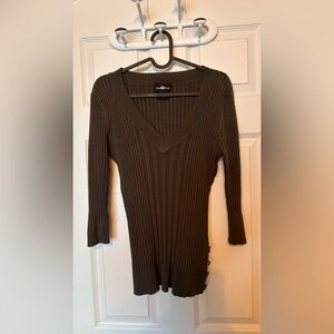💚 It's Our Time - Size Large - Brown V-Neck Ribbed Sweater